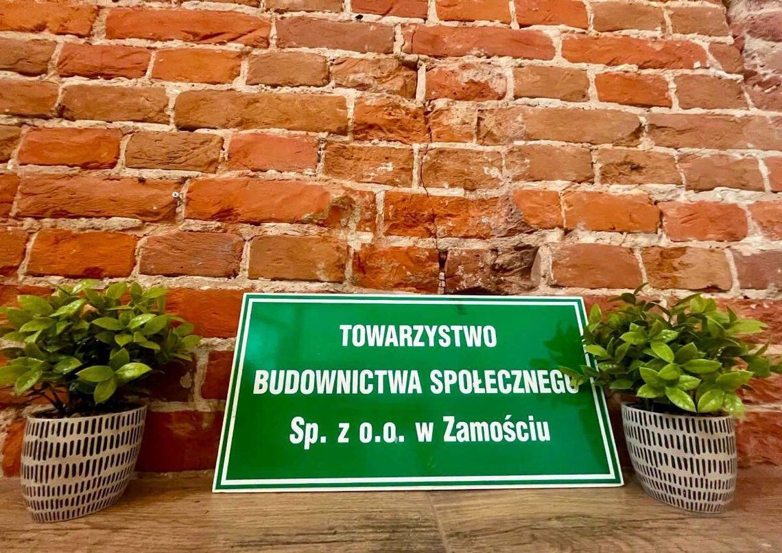 Zamojski TBS z kredytem BGK. Powstanie 48 nowych mieszkań przy Sikorskiego To było kolejne podejście zamojskiego TBS do uzyskania kredytu dla sfinansowania inwestycji mieszkaniowej ze środków BGK. Tym razem udane.