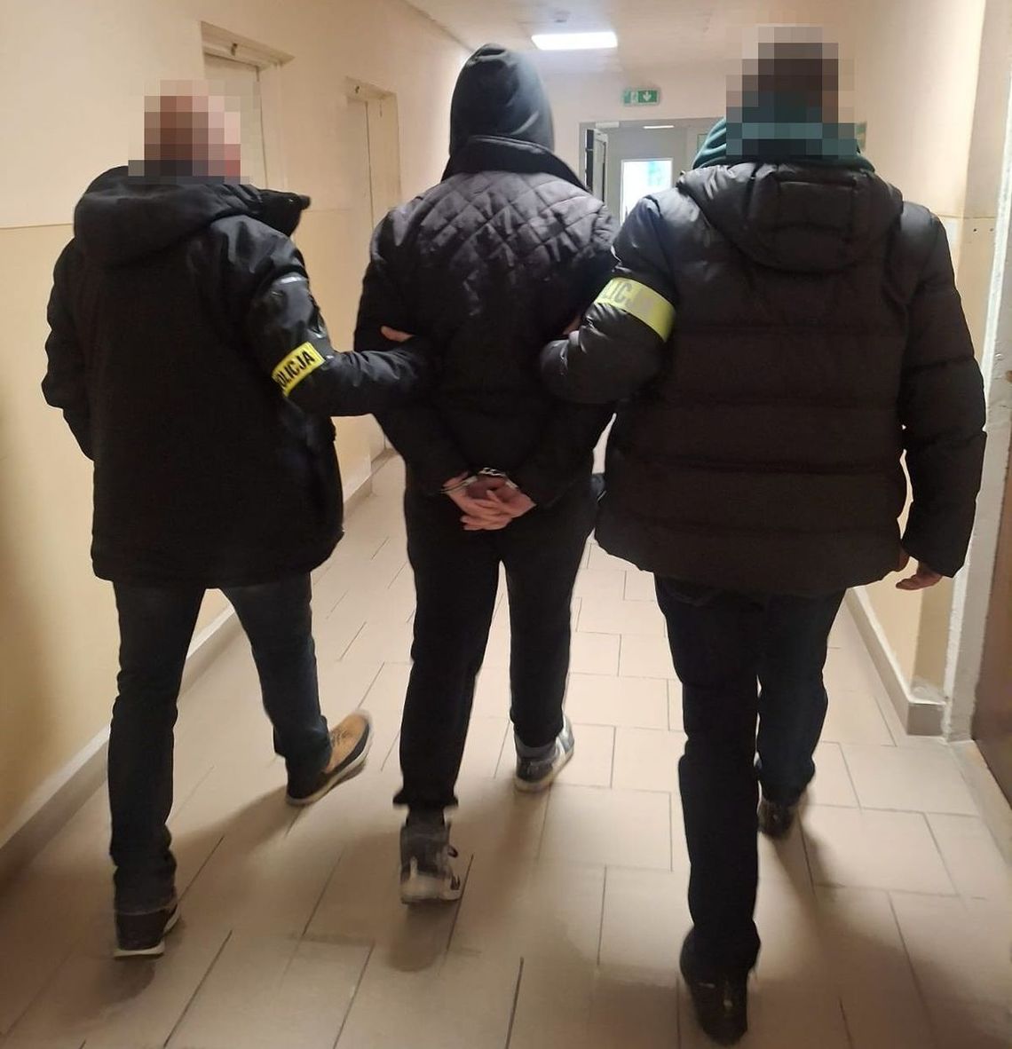 19-latek z Zamościa został tymczasowo aresztowany za usiłowanie rozboju na pracownicy sklepu.