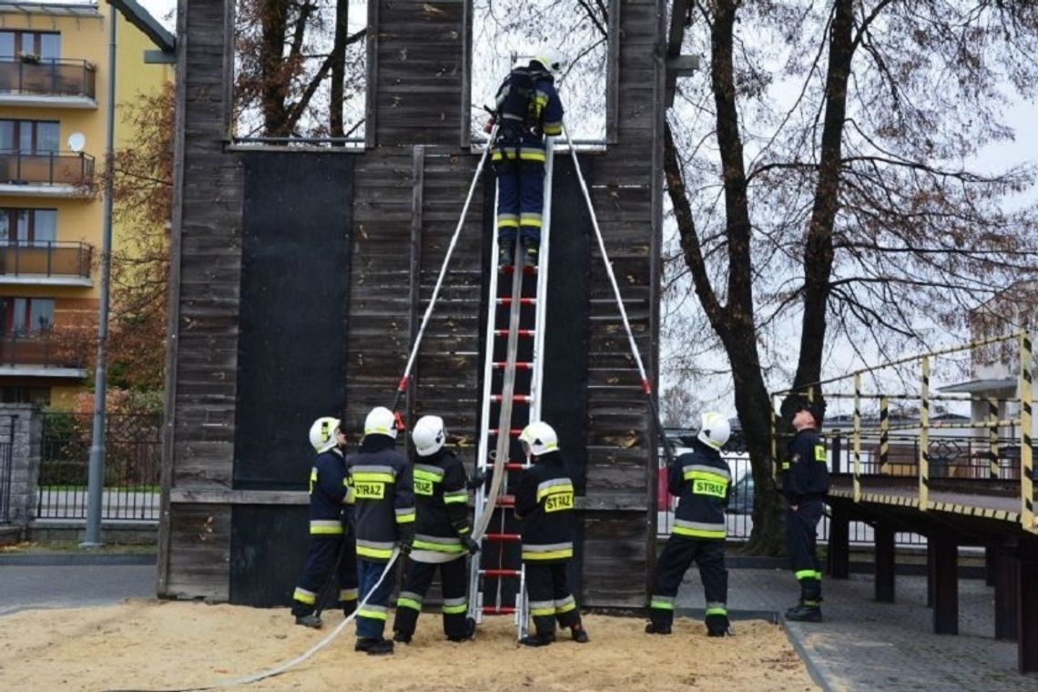 Zamość: 38 strażaków ratowników ze świadectwami