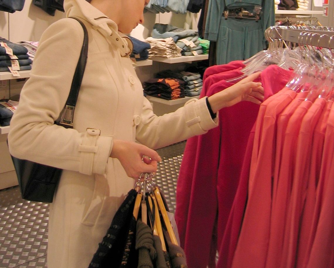 Zamość: 43-latka nakradła w sklepie ubrań za 1000 zł