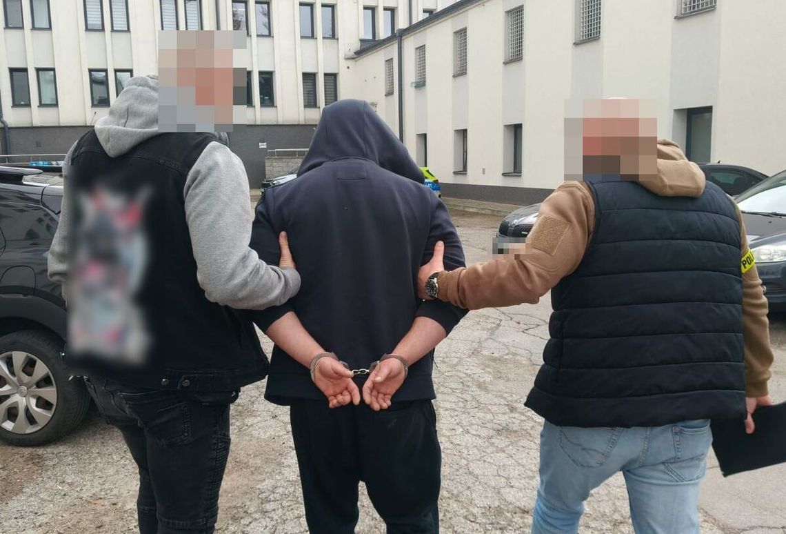 Zamojscy kryminalni zatrzymali poszukiwanego listem gończym 36-latka, który posiadał znaczne ilości narkotyków.