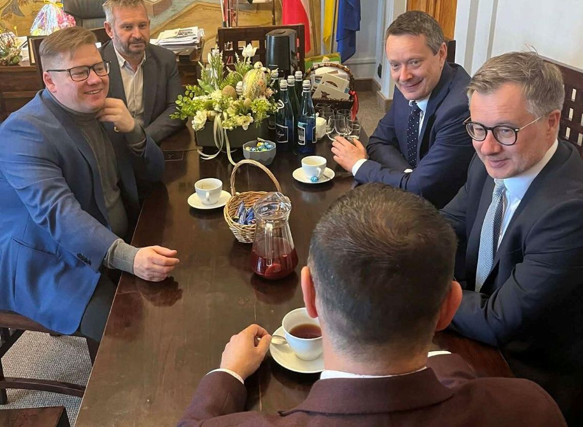 Zamość: Biurowiec klasy A jednak zostanie wykończony! Przyciągnie duże firmy? Prezydent Zamościa powiedział, że o sfinalizowaniu inwestycji rozmawiał niedawno z wiceprezesem ARP.