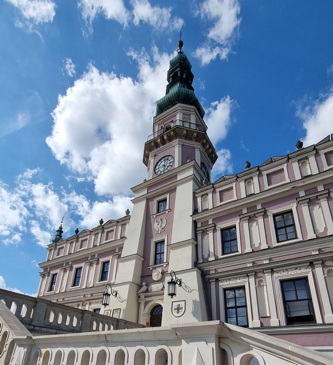 Każdy zamościanin ma prawo oddania online jednego głosu na wybrany projekt osiedlowy i jednego na którąś z 5 propozycji inwestycji ogólnomiejskich.