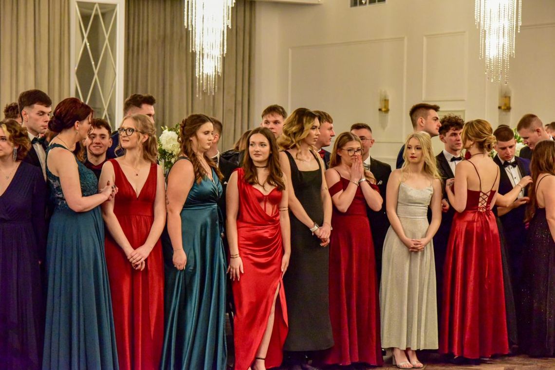 Bal studniówkowy Ekonomika