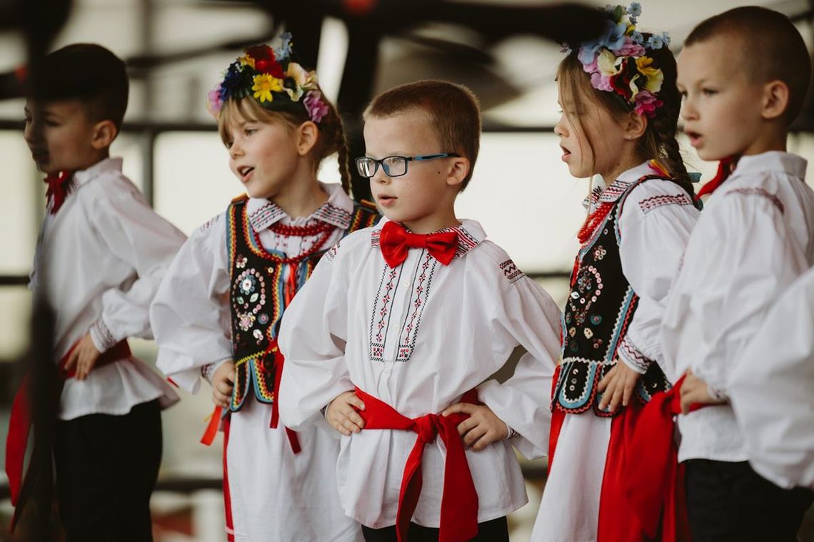 Zamość: Folk Młodym Głosem 2025. Młodzi artyści zachwycili podczas Jarmarku Hetmańskiego [ZDJĘCIA]