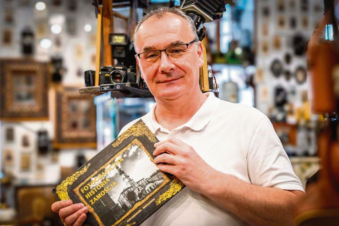 Adam Gąsianowski zaprezentuje unikalne slajdy z renowacji Starego Miasta ze zbiorów Jana Zamoyskiego.