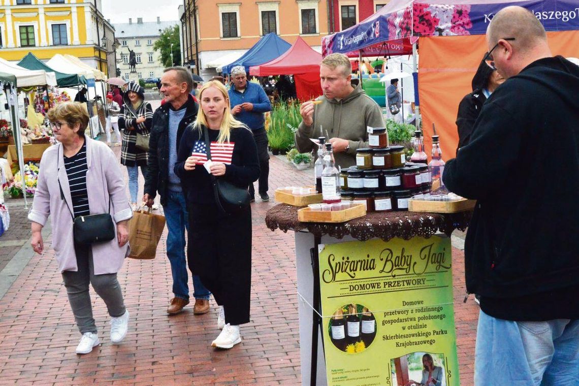 To była 10. edycja Festiwalu Żywności Wolnej od GMO prosto od Polskiego Rolnika. Chętni mogli skorzystać z degustacji lokalnych produktów.