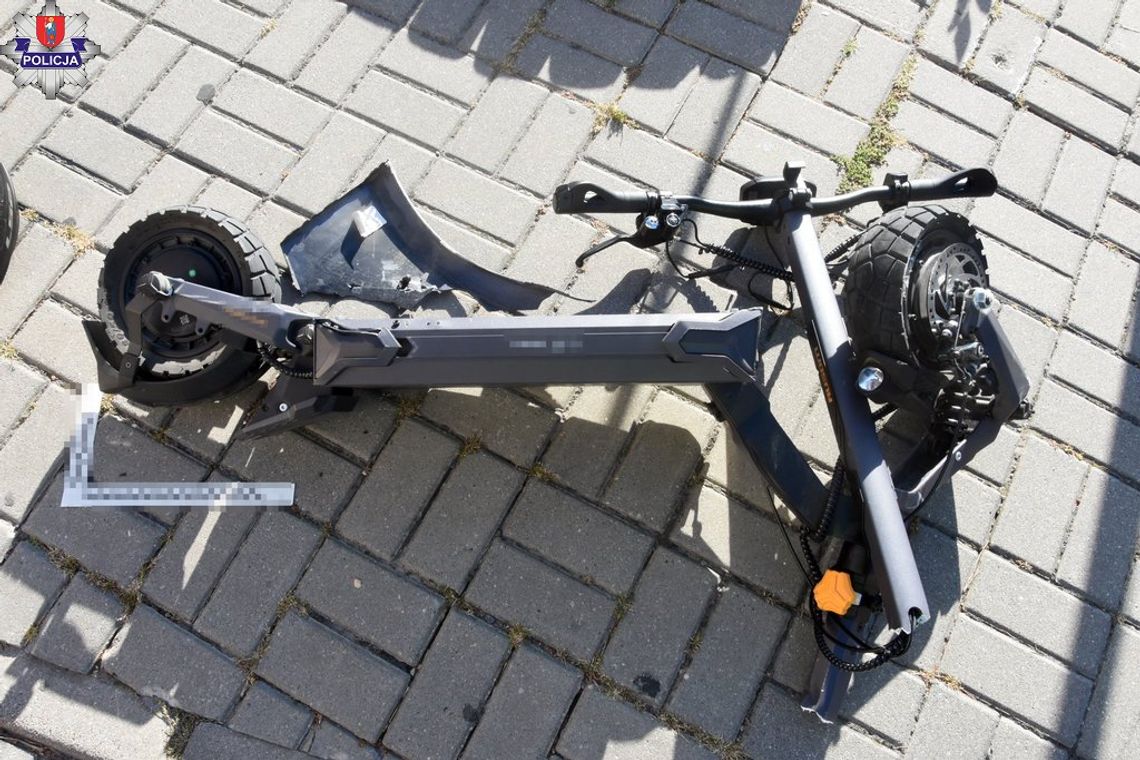 Zamość: Kierująca Toyotą zderzyła się z 15-latkiem na hulajnodze. Chłopiec na szczęście miał kask W Zamościu kierująca Toyotą 44-latka skręcając, zderzyła się z jadącym przejazdem rowerowym kierującym hulajnogą elektryczną.