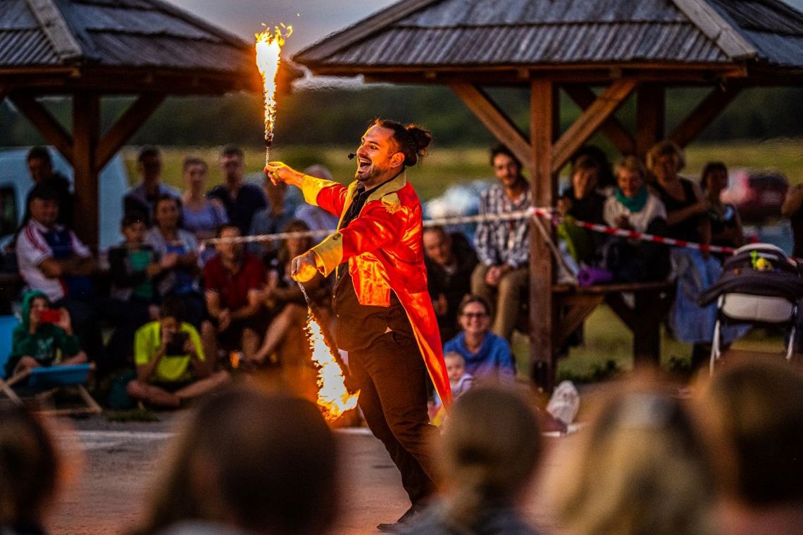 Na Majówkę ze Sztukmistrzami zaprasza Zamojski Dom Kultury.