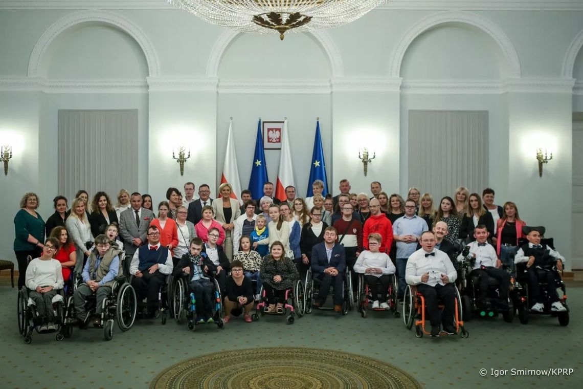 W Pałacu Prezydenckim gościli uczniowie Zespół Szkół „Krok za krokiem”, uczestnicy WTZ w Zamościu, ŚDS „Krok dalej” w Białobrzegach oraz mieszkańcy Rodzinnego Domu. fot. Igor Smirnow/KPRP