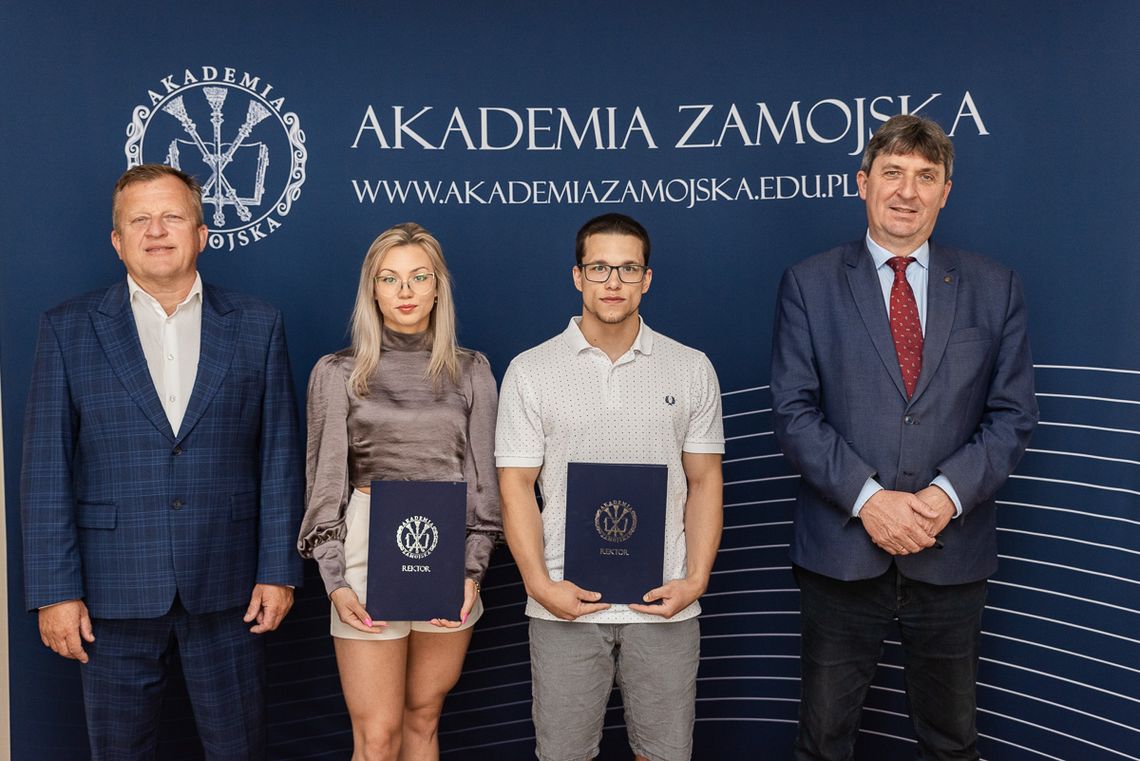Zamość: Mistrzowie z Akademii Zamojskiej nagrodzeni przez rektora