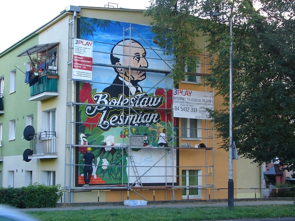 Zamość: Mural Leśmiana na ścianie bloku przy ul. Peowiaków