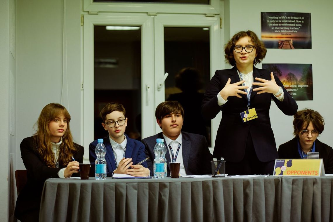 Debata Oxfordzka w Szkole Języków Obcych Bacalarus w Zamościu.