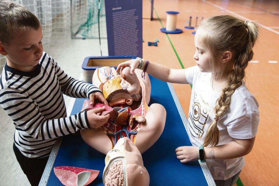 W placówce nr 7 w Zamościu zameldował się naukobus z Centrum Nauki Kopernik.