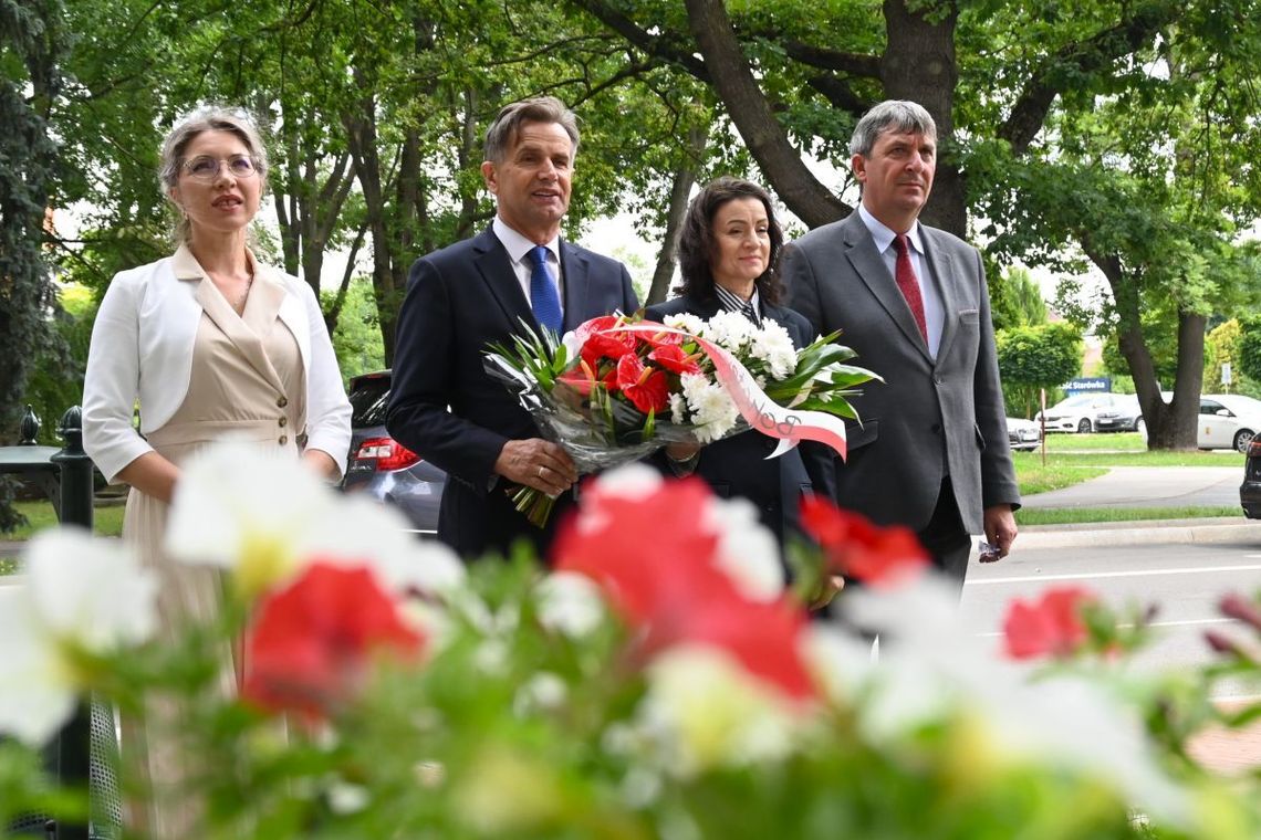 Zamość oddał hołd Marianowi Sochańskiemu w 72. rocznicę śmierci W Zamościu oddano hołd ostatniemu przedwojennemu staroście. Fot. Starostwo Powiatowe w Zamościu