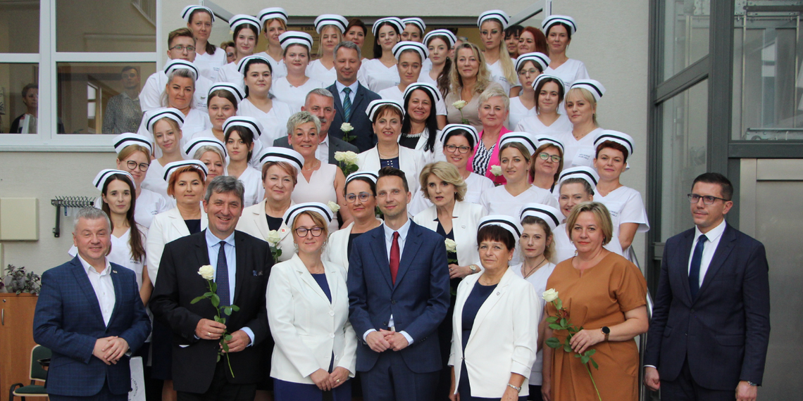 Punktem kulminacyjnym wydarzenia była ceremonia „czepkowania” oraz uroczyste złożenie przysięgi. fot. AZ