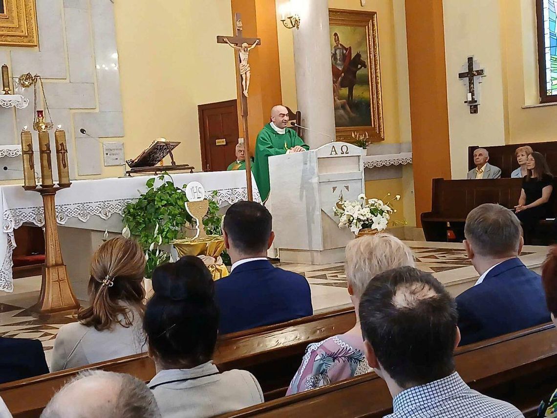 Zamość pamięta o Wołyniu. W niedzielę msza w intencji ofiar ukraińskich nacjonalistów W niedzielę, 14 czerwca, w kościele garnizonowym pw. św. Jana Bożego przy ul. Wojska Polskiego w Zamościu rozpocznie się msza święta w intencji ofiar ukraińskich nacjonalistów w 83. rocznicę rzezi wołyńskiej.