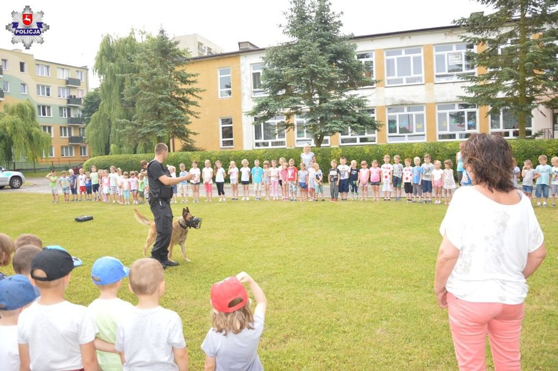 Zamość: Policjanci odwiedzają przedszkola