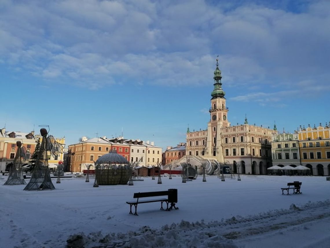 Zamość: Pora na ostatnie zdjęcie przy iluminacjach. Będą demontowane