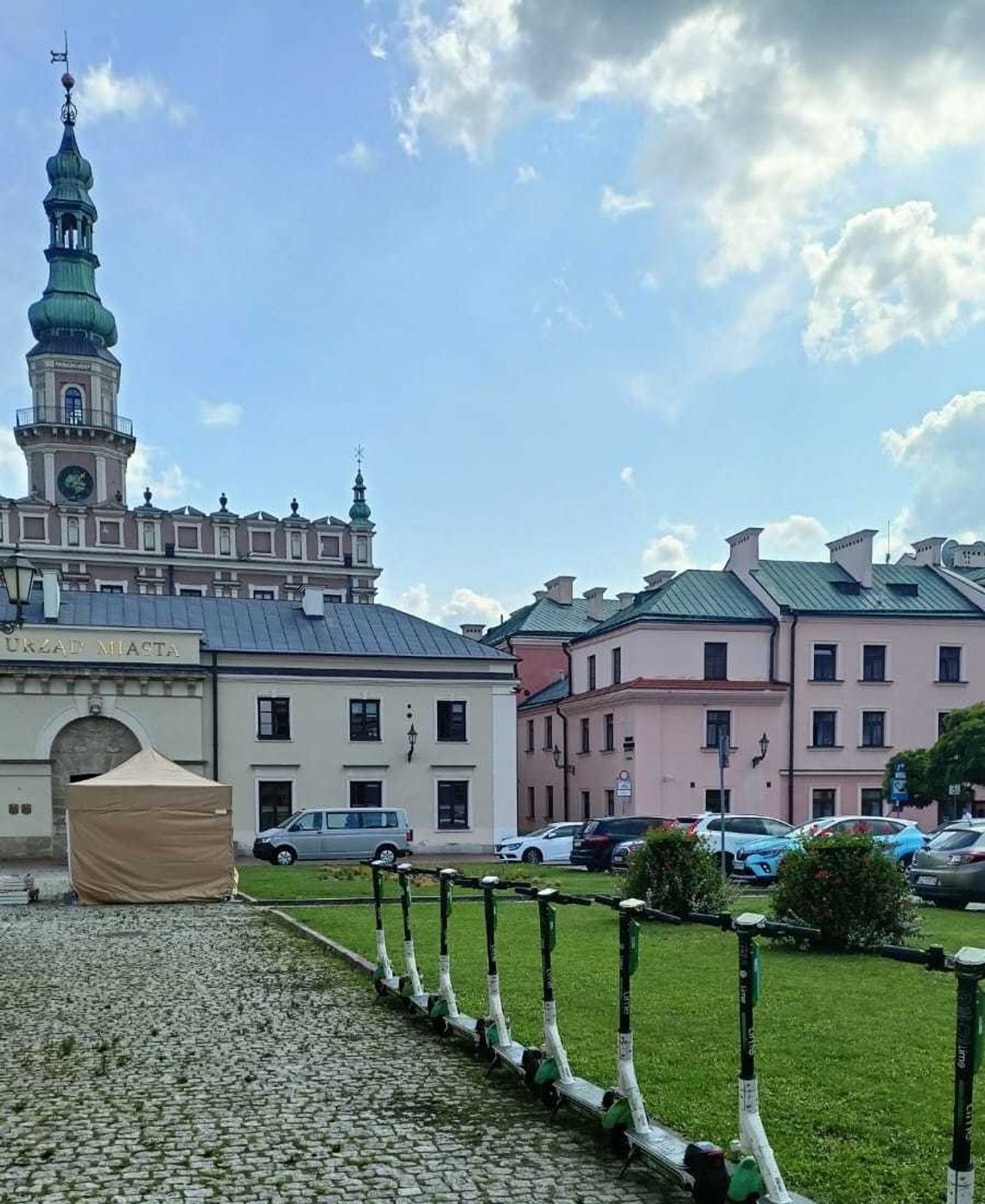Zamość bierze się za porządki z hulajnogami elektrycznymi.