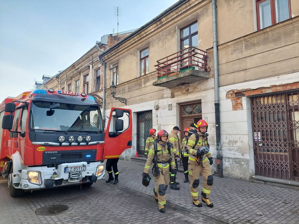 Zamość: Pożar w kamienicy na starówce. Co się zapaliło? [ZDJĘCIA]