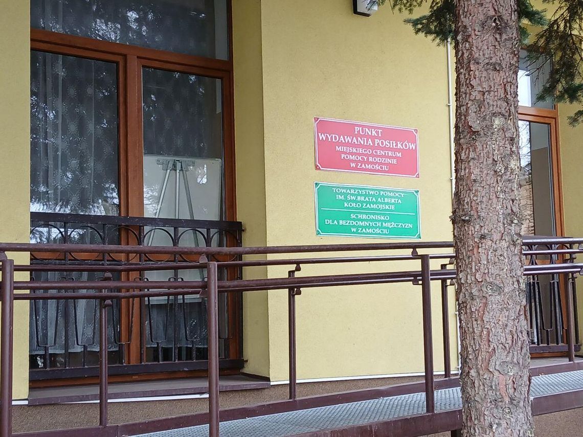 W prowadzonym przez zamojskie koło Towarzystwa Pomocy im. św. Brata Alberta schronisku przy ul. Orlicz-Dreszera są 33 miejsca noclegowe.