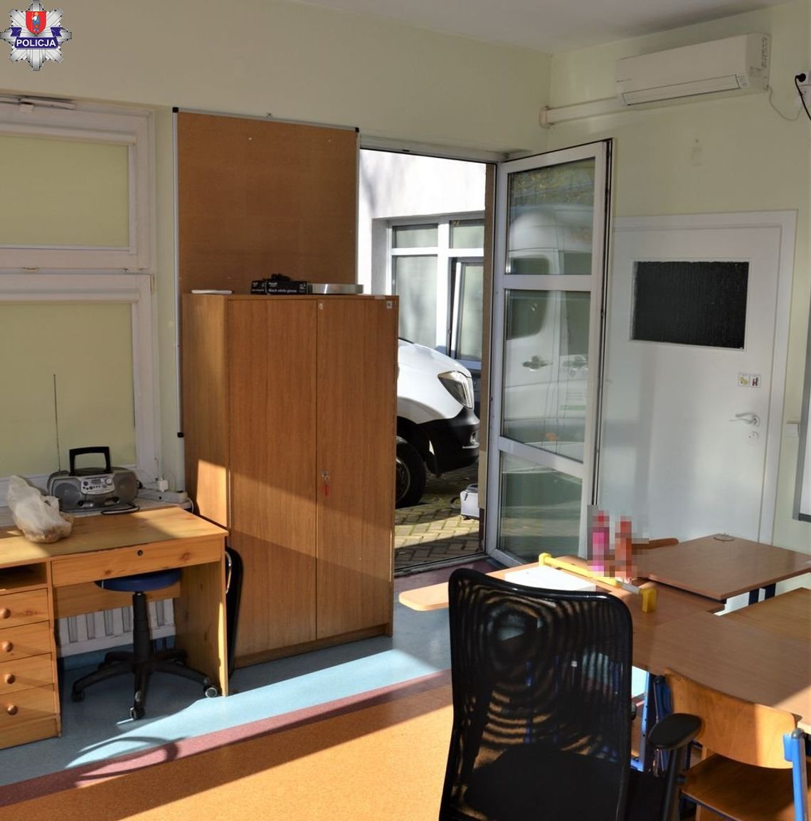 Zamość: Recydywista włamał się do placówki oświatowej i ukradł drogi telefon