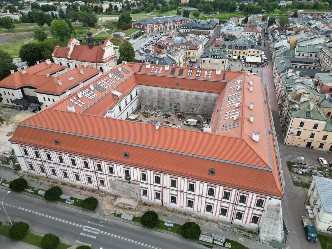 Trwają prace, które przywrócą budynkowi Akademii Zamojskiej formę z drugiej połowy XVIII w.