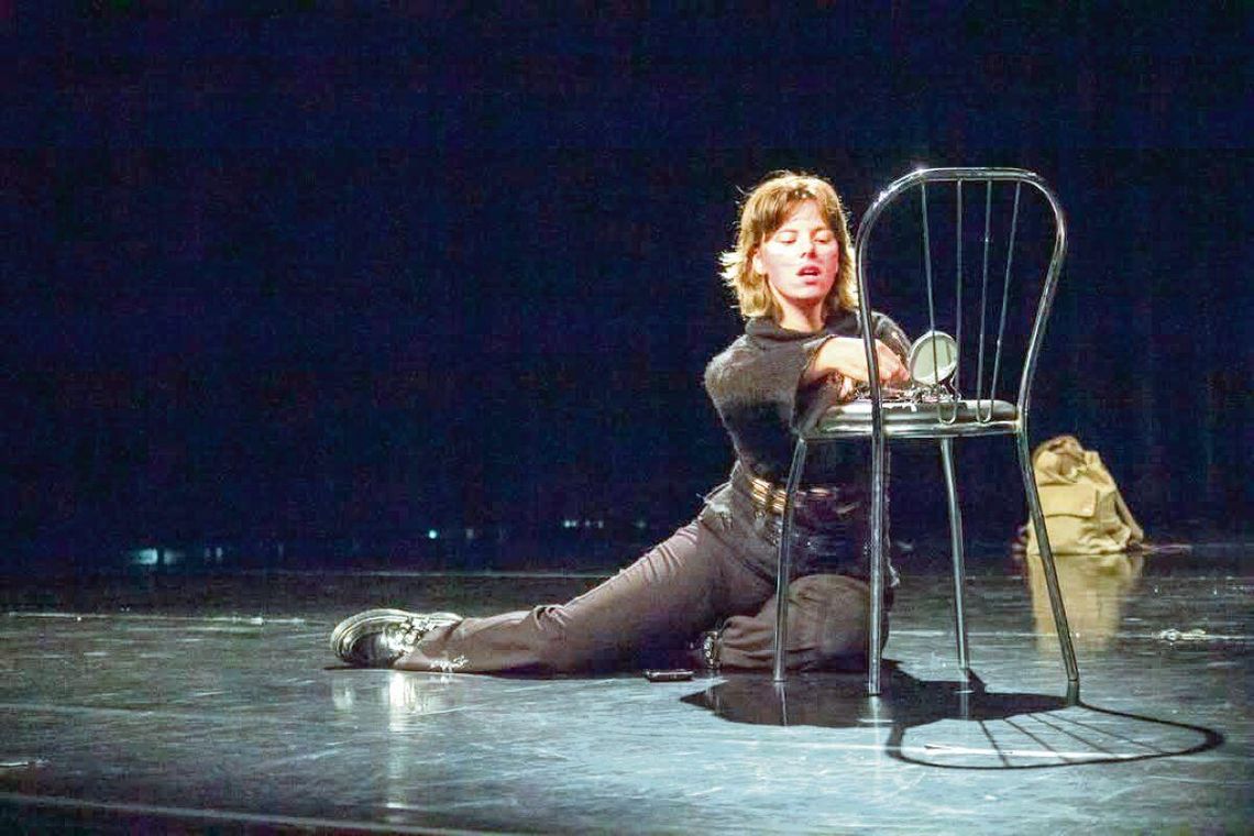 „Runaway” – to tytuł spektaklu edukacyjnego w wykonaniu Fundacji Banina, który wprowadza w świat współczesnej młodzieży.