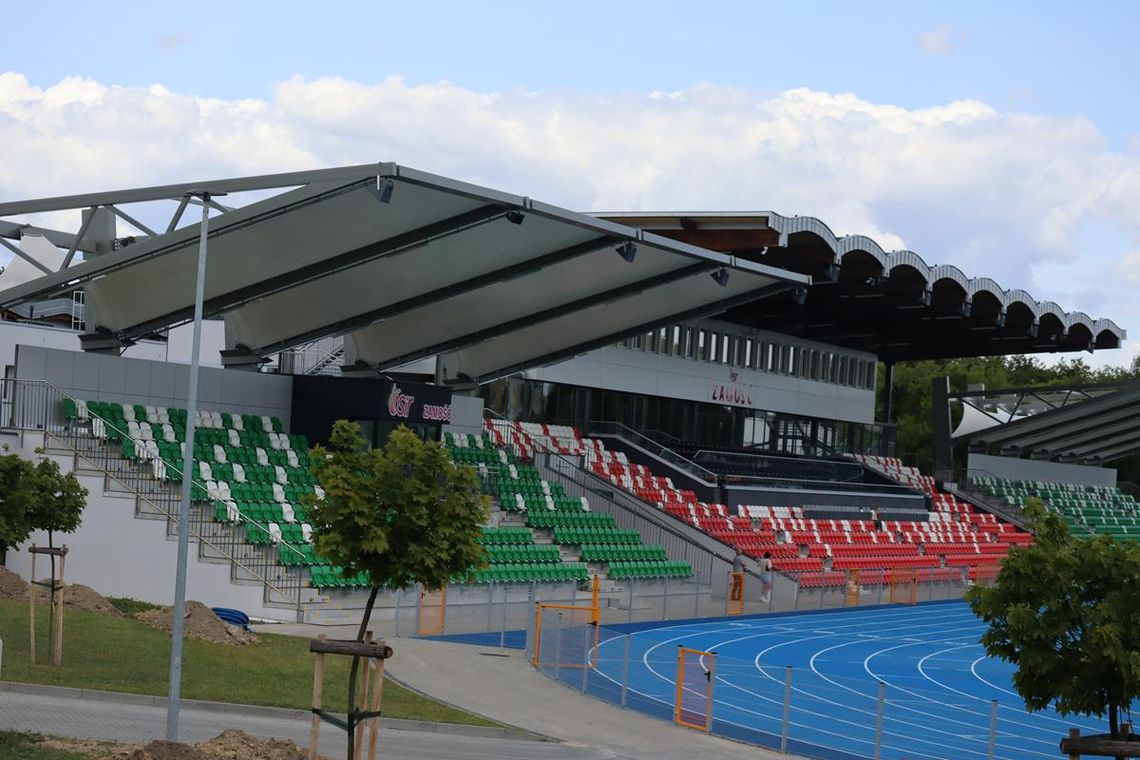 Zamość: Stadion za prawie 60 mln zł bez zgody na użytkowanie! Będzie ponowna kontrola Straży Pożarnej Miasto Zamość wydało prawie 60 mln zł na przebudowę stadionu, ale istnieje obawa, że obiekt nie zostanie dopuszczony do użytkowania.