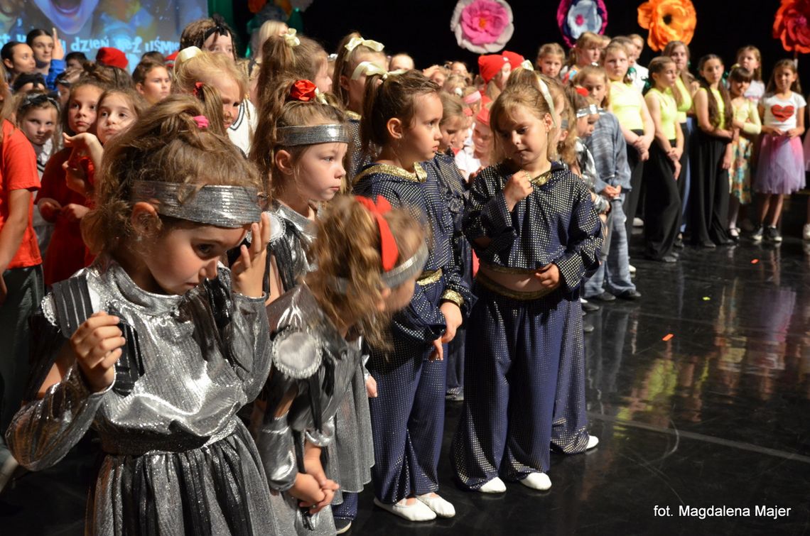 Koncert „Stracony jest każdy dzień bez uśmiechu” był podsumowaniem rocznej pracy wychowanków. fot. Magdalena Majer/MDK