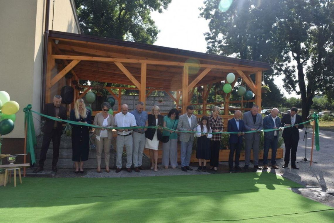 Zamość: Szczęśliwa „siódemka”. Szkoła ma zieloną klasę i siłownię z Budżetu Obywatelskiego W Szkole Podstawowej nr 7 z Oddziałami Integracyjnymi im. Adama Mickiewicza w Zamościu odbyła się uroczystość otwarcia Zielonej Klasy i siłowni plenerowej.
