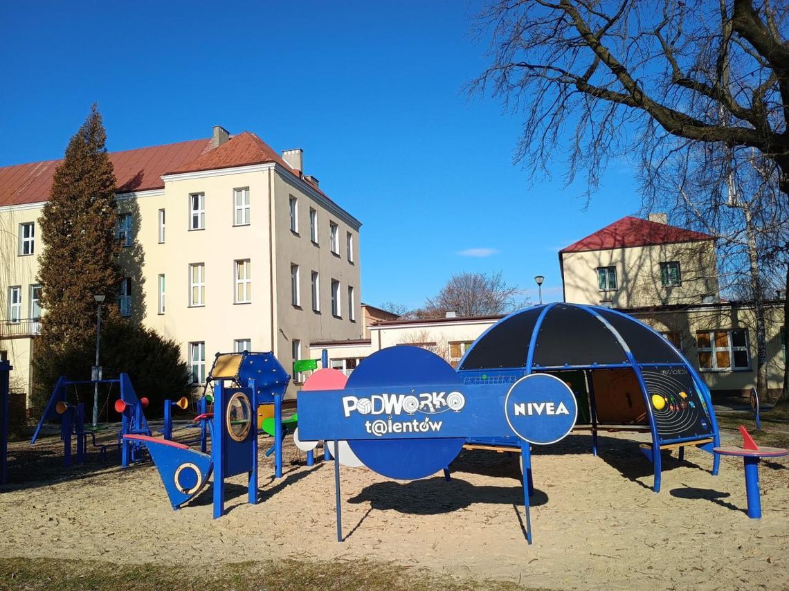 Szkoła Podstawowa nr 7 z Oddziałami Integracyjnymi im. Adama Mickiewicza w Zamościu świętuje w tym roku swój jubileusz.