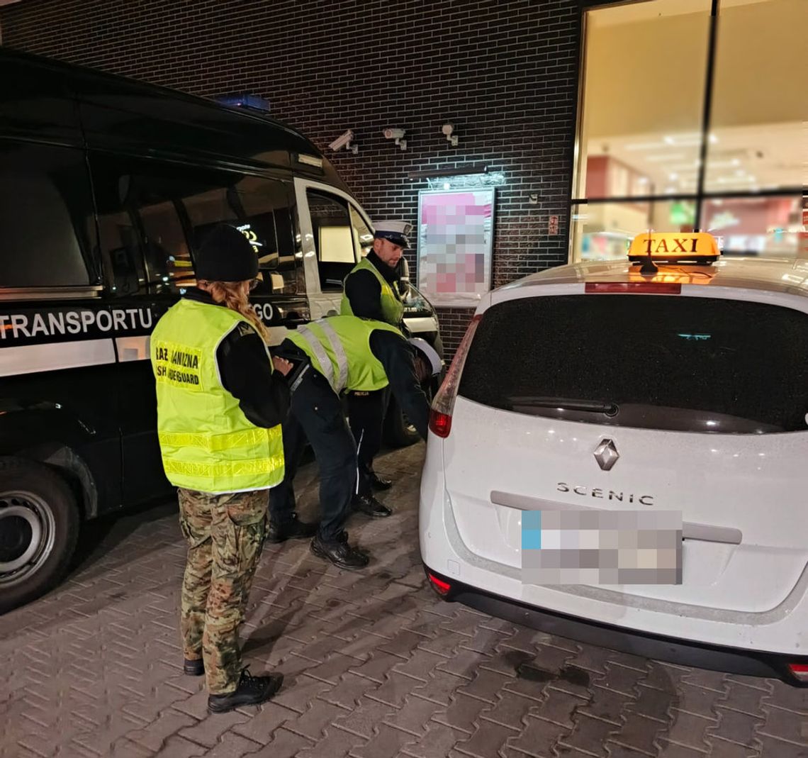 Policyjne kontrole taksówek w Zamościu.