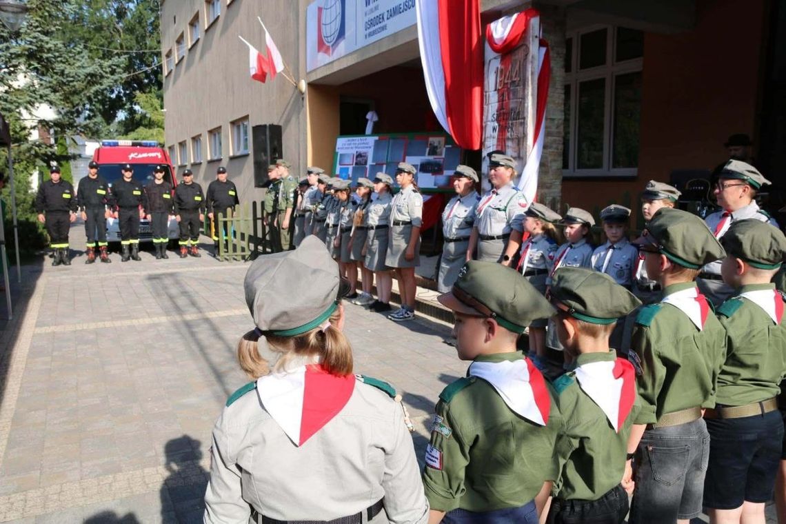 Zamość, Tomaszów i Hrubieszów uczciły 82. rocznicę Powstania Warszawskiego W Hrubieszowie hołd poległym oddali mieszkańcy, władze samorządowe oraz poczty sztandarowe.