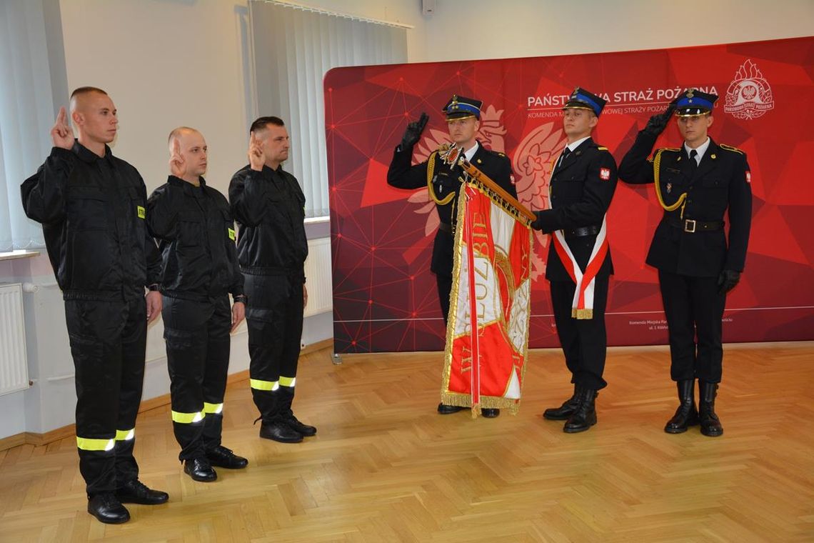 Zamość: Trzech nowych strażaków złożyło uroczyste ślubowanie [ZDJĘCIA]