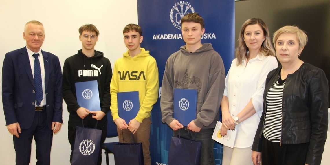 Uczniowie Zespołu Szkół Ponadpodstawowych nr 1 („Ekonomik”) w Zamościu zwyciężyli w Konkursie „Przedsiębiorczość i finanse – kapitałem wiedzy”.