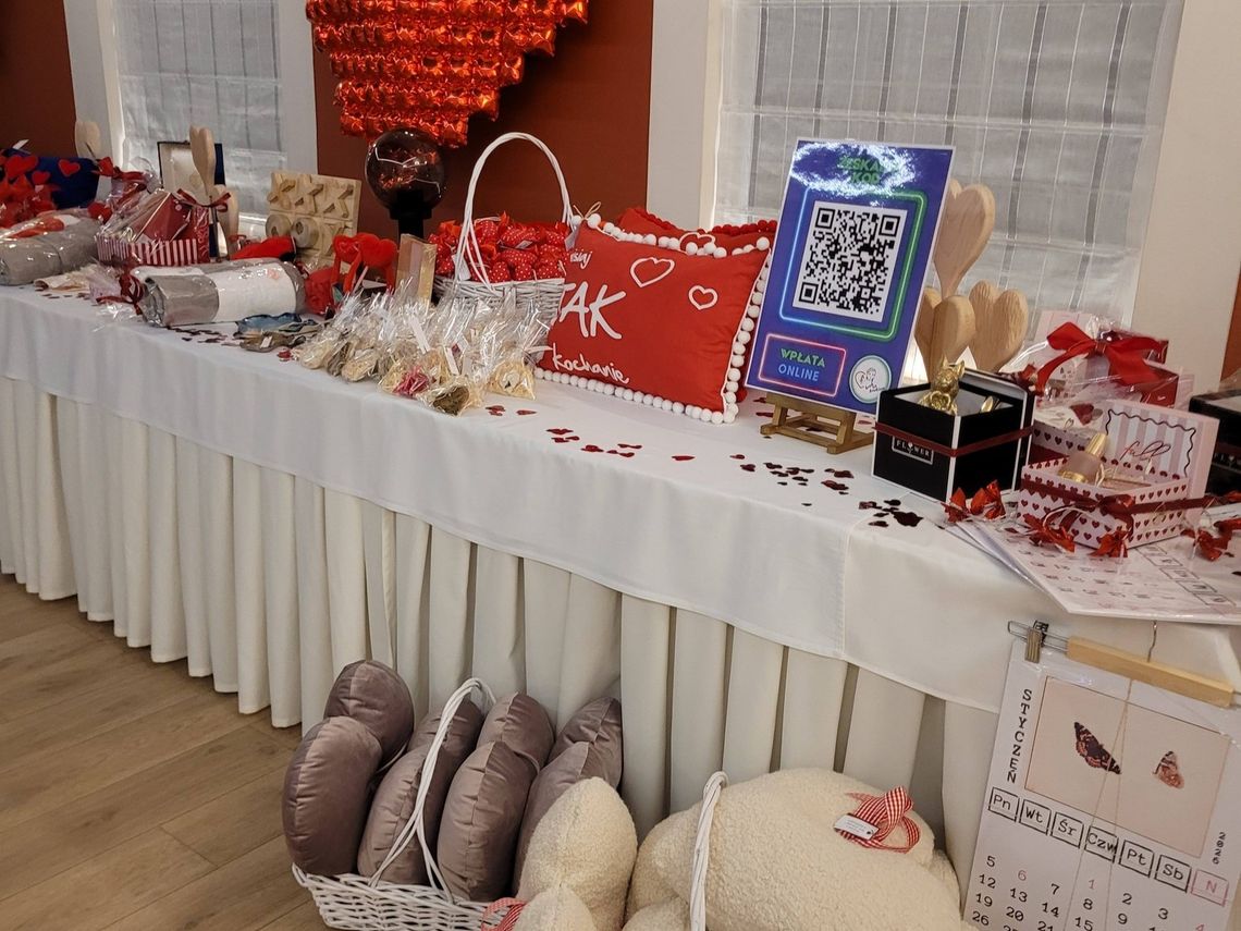 Zamość: Udane charytatywne ostatki. Na pomoc wychowankom Krok za krokiem Podczas XII Charytatywnych Ostatków Karnawałowych uczestnicy wydarzenia kolejny raz okazali ogromne serce, wspierając działalność Stowarzyszenia Pomocy Dzieciom Niepełnosprawnym „Krok za krokiem” w Zamościu.