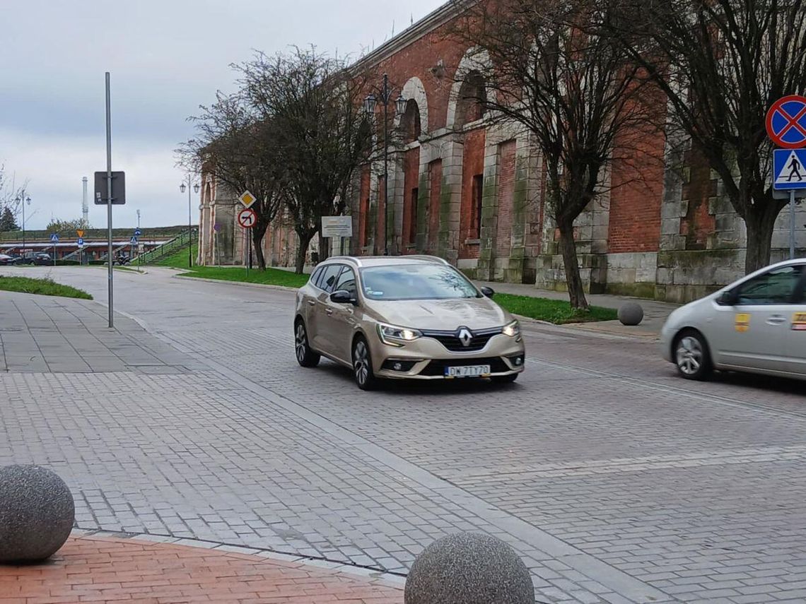 Zamość: Ulica Łukasińskiego otwarta, ale Akademicką zamkną Wyremontowana ulica Łukasińskiego w Zamościu.