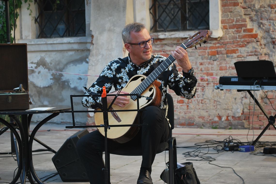 Zamość: Ulica Poetycka przed Centrum Synagoga (ZDJĘCIA) Zamość: Ulica Poetycka przed Centrum Synagoga (ZDJĘCIA)