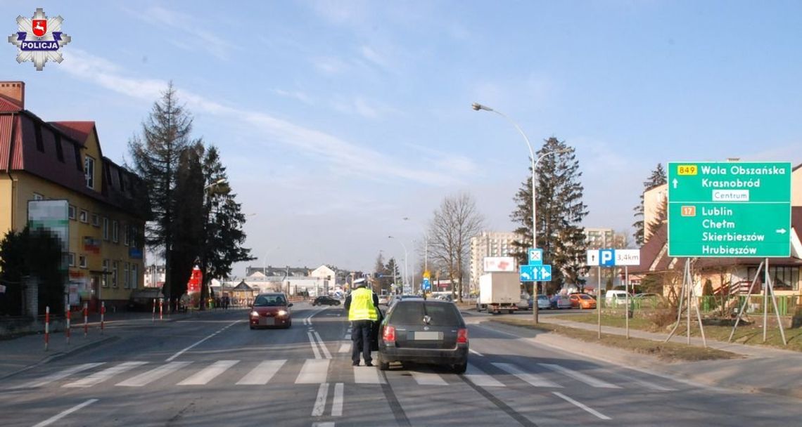 Zamość: Wypadek na ul. Lwowskiej. Volkswagen potrącił 63-latka (ZDJĘCIA)