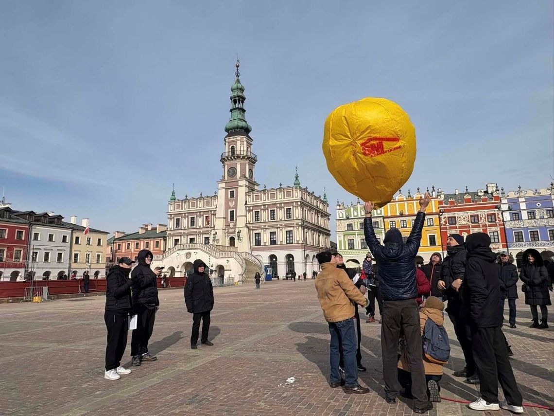 XXII Regionalne Zawody Modeli Balonów na Ogrzane Powietrze przeprowadzono na Rynku Wielkim w Zamościu.