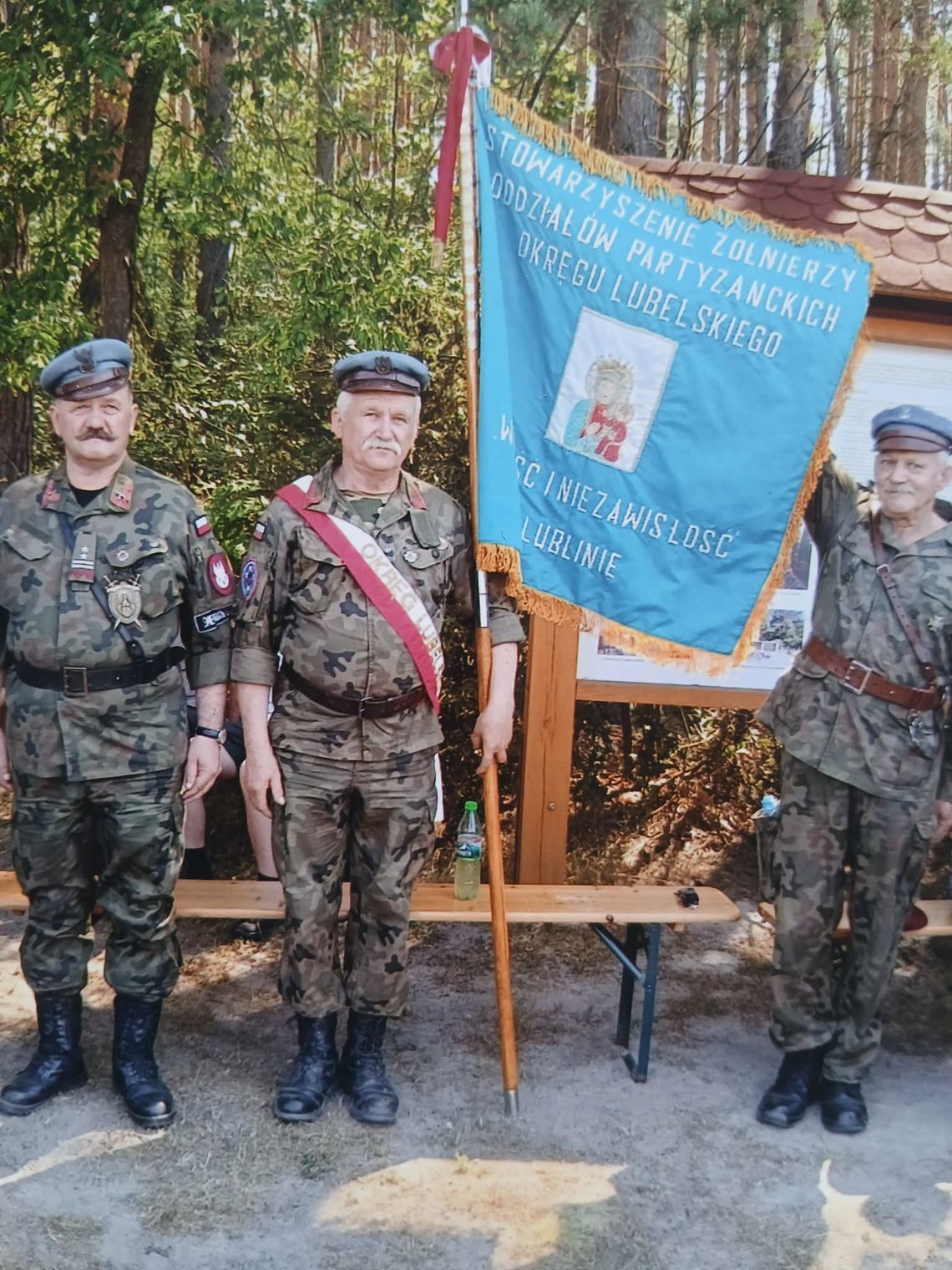 Zamościanie na szlaku „Kadrówki” Zamościanie na szlaku „Kadrówki”
