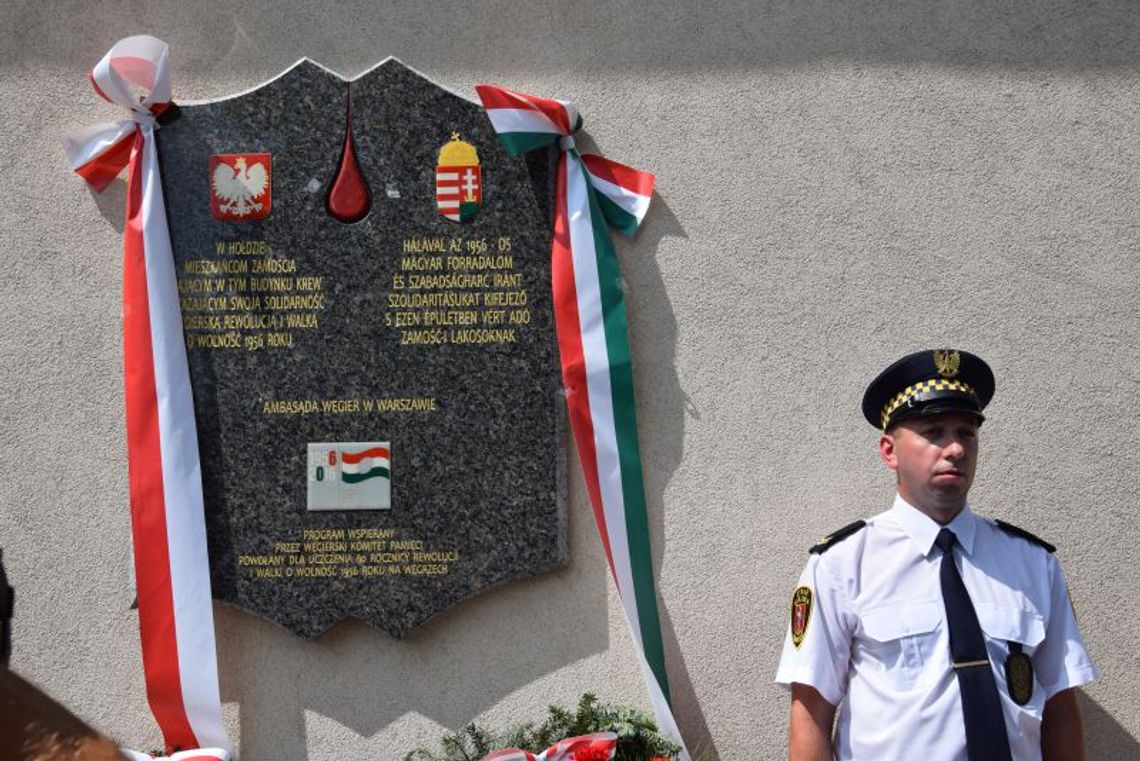 Zamościanie pomagali Węgrom. Pamiątkowa tablica na Kropli Mleka odsłonięta