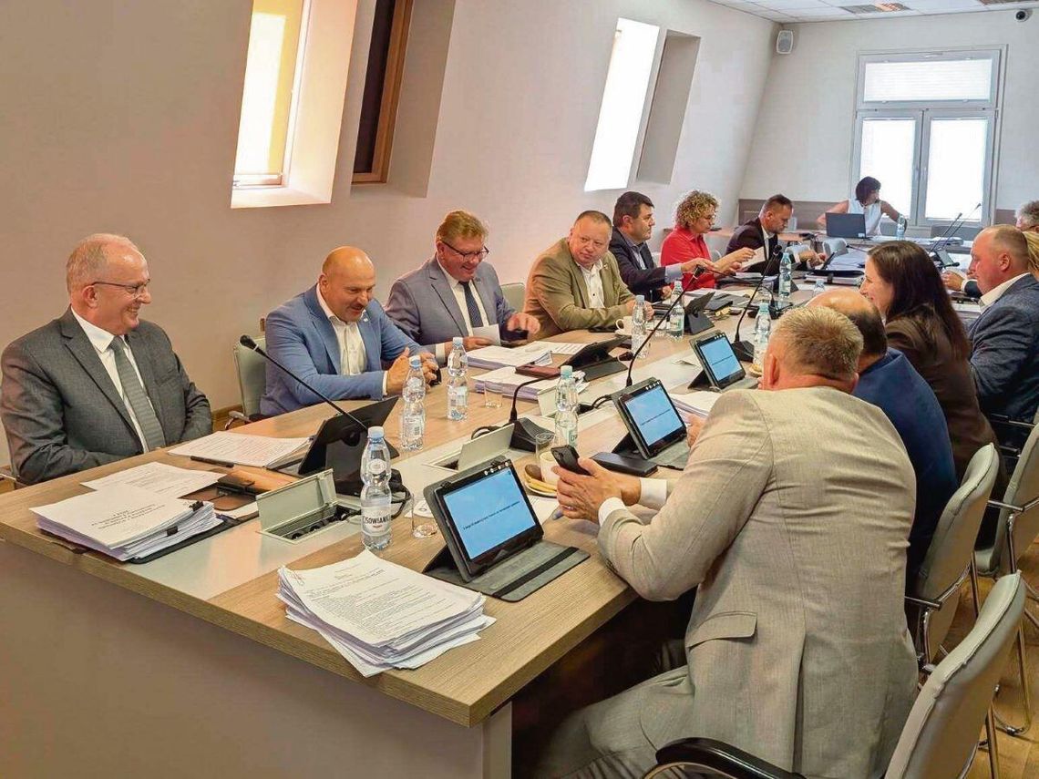 Sesja absolutoryjna Rady Powiatu Tomaszowskiego odbyła się 25 czerwca.