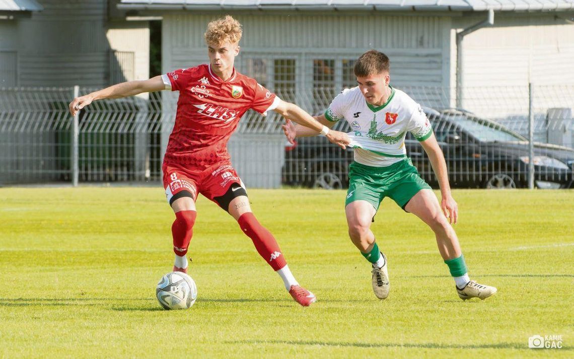 Bardzo dobrze punktujące w rundzie wiosennej Orlęta Radzyń Podlaski dwa razy obejmowały prowadzenie w środowym meczu z Hetmanem Zamość, ale w obu przypadkach nie były w stanie utrzymać korzystnego rezultatu.