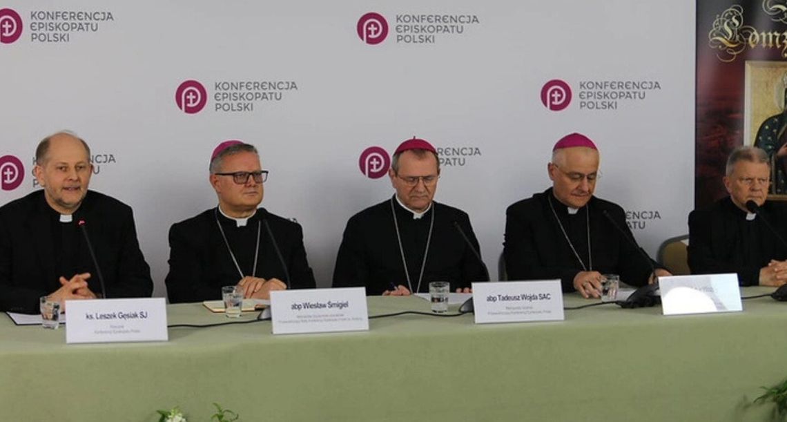 Ze szkoły do sali parafialnej. Lekcje religii u proboszcza Abp Tadeusz Wojda, przewodniczący Konferencji Episkopatu Polski, podkreślił, że – oprócz religii w szkole – potrzebna jest też katecheza parafialna.