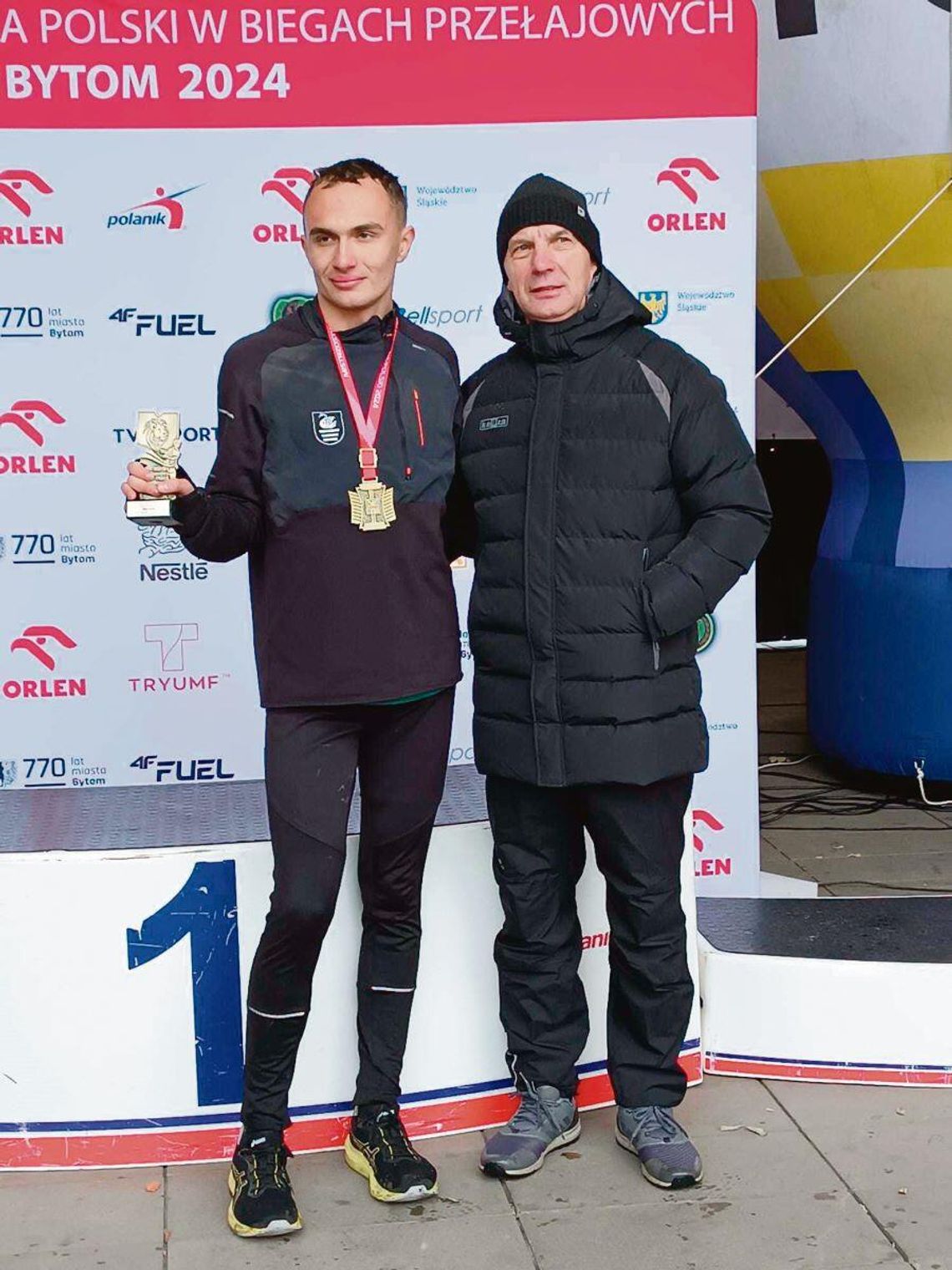 Zawodnik Znicza Biłgoraj wygrał wyścig juniorów do lat 20 na dystansie 3 km. W Bytomiu Znicz okazał się najlepszy w klasyfikacji drużynowej w kategorii U20, jednak dostał srebrne medale. Klub z Biłgoraja wysłał do PZLA pismo, w którym wyraził swój protest.