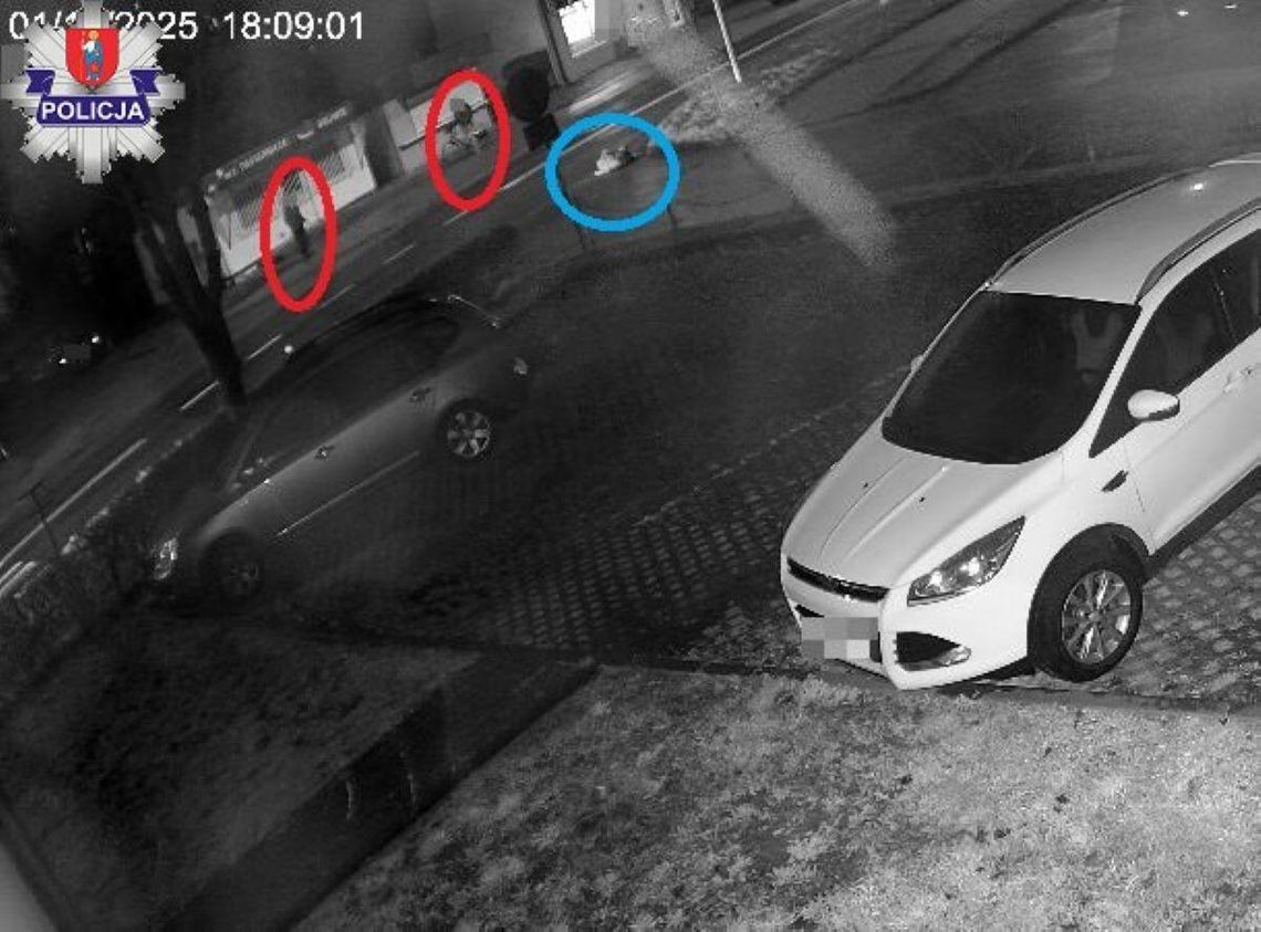 Zabezpieczone nagrania z monitoringu pokazują smutną prawdę. Nikt nie udzielił pomocy potrąconemu w Zamościu pieszemu. Mężczyzna zmarł.