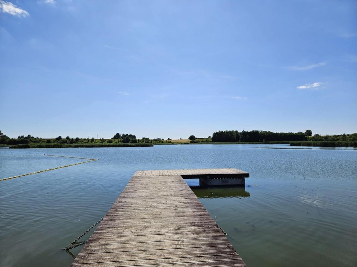 Znowu można się kąpać! Kąpieliska w Kulikowie, Zamościu i Zwierzyńcu bezpieczne Woda w kąpielisku w Kulikowie była nieprzydatna do kąpieli ze względu na zakwit sinic, ale już jest wszystko w porządku.